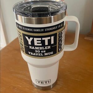 YETI Rambler 30oz Travel Mug White